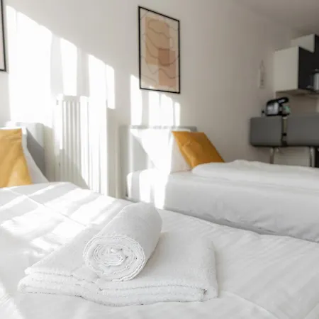 Apartment Come4stay - Holzheim 411 I Modern I Wlan I Kueche I Parkplatz I Smarttv Mit Netflix