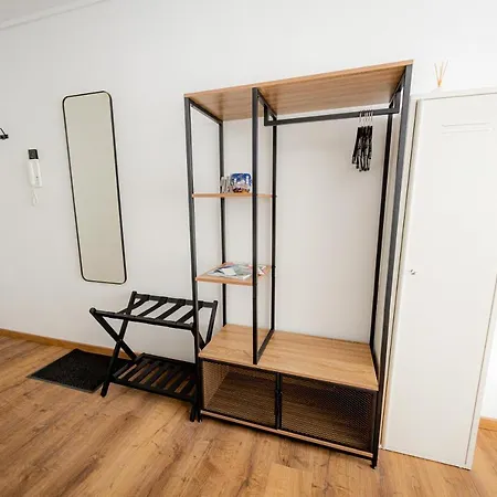 Come4stay - Holzheim 411 I Modern I Wlan I Kueche I Parkplatz I Smarttv Mit Netflix Apartment